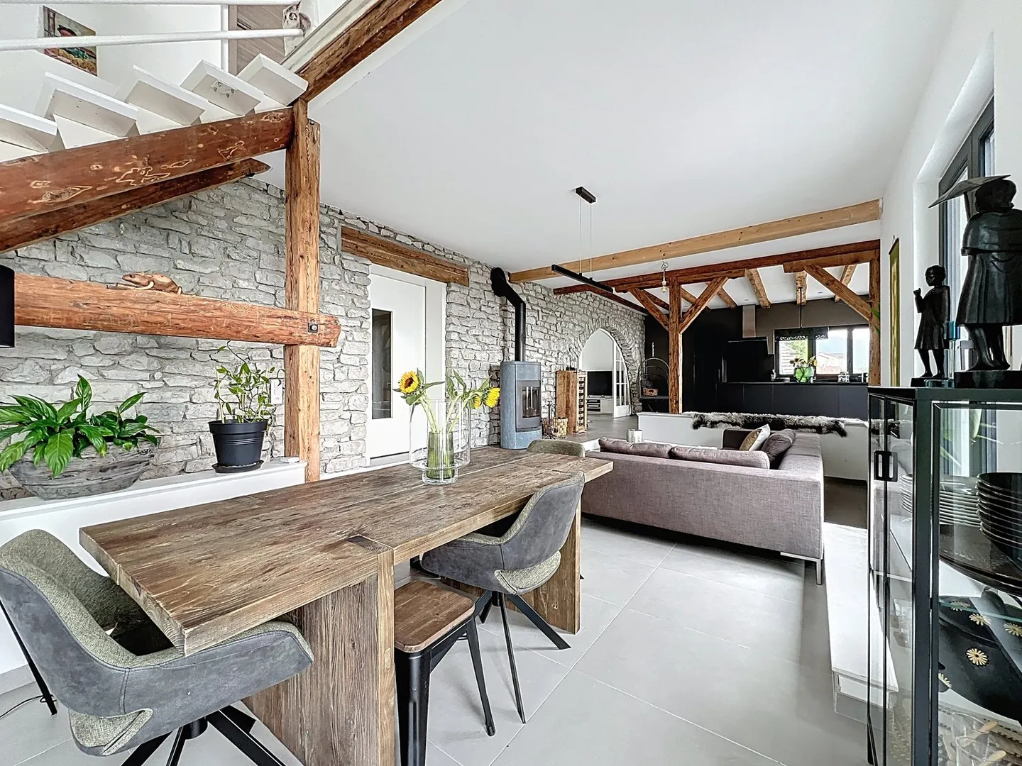 Appartamento di Prestigio a Hauts-Geneveys – Luce, Spazio e Indipendenza - Foto 4 di 16