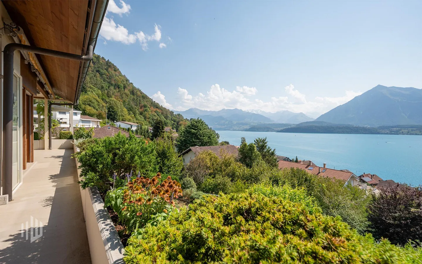 ImmoWyss -  Einfamilienhaus über dem Thunersee mit unverbaubarer Sicht - Foto 1 von 10