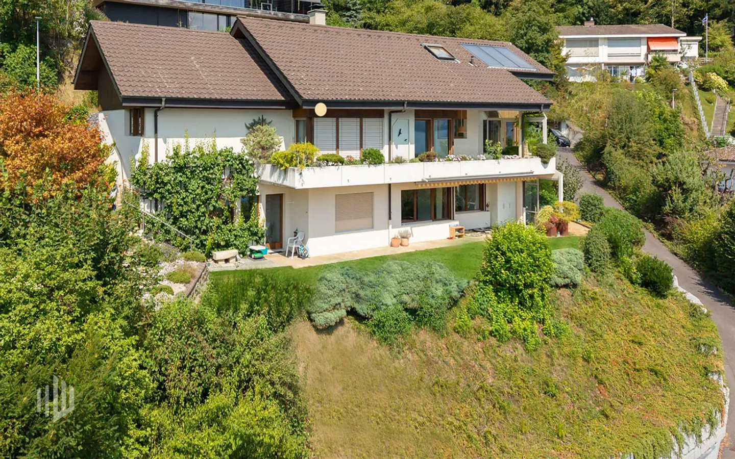 ImmoWyss -  Einfamilienhaus über dem Thunersee mit unverbaubarer Sicht - Foto 2 von 10