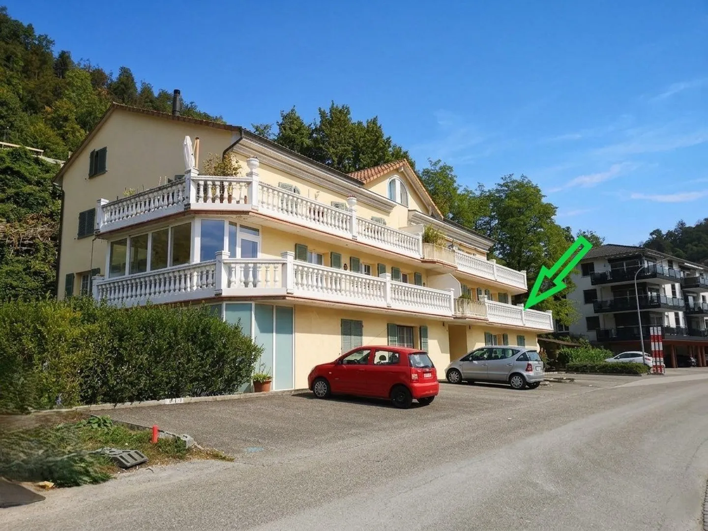 Spacieux appartement de 5.5 pièces à vendre à Soyhières avec grand balcon de 35m2 - Photo 2 sur 26