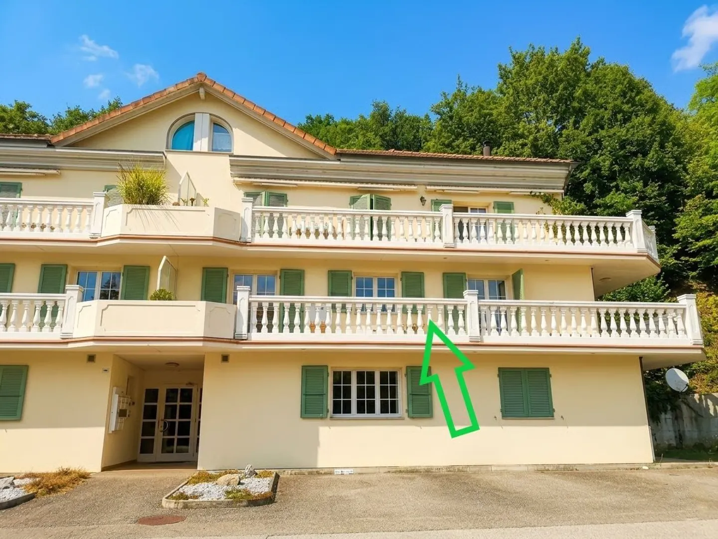 Spacieux appartement de 5.5 pièces à vendre à Soyhières avec grand balcon de 35m2 - Photo 3 sur 26