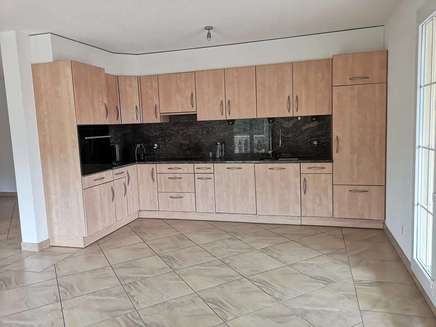 Spacieux appartement de 5.5 pièces à vendre à Soyhières avec grand balcon de 35m2 - Photo 17 sur 26