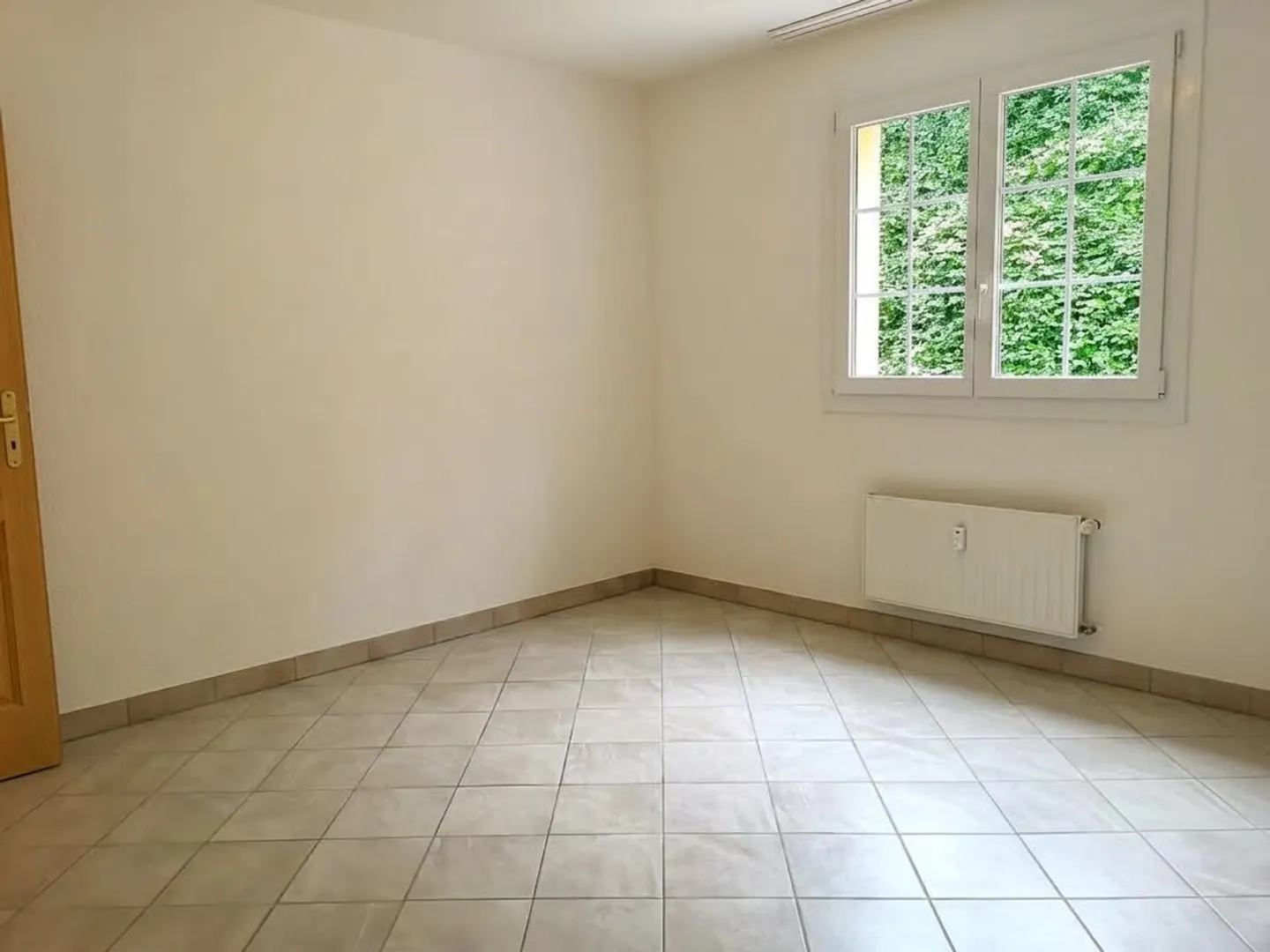 Spacieux appartement de 5.5 pièces à vendre à Soyhières avec grand balcon de 35m2 - Photo 22 sur 26