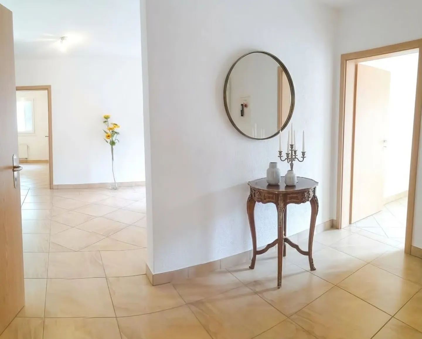 Spacieux appartement de 5.5 pièces à vendre à Soyhières avec grand balcon de 35m2 - Photo 14 sur 26