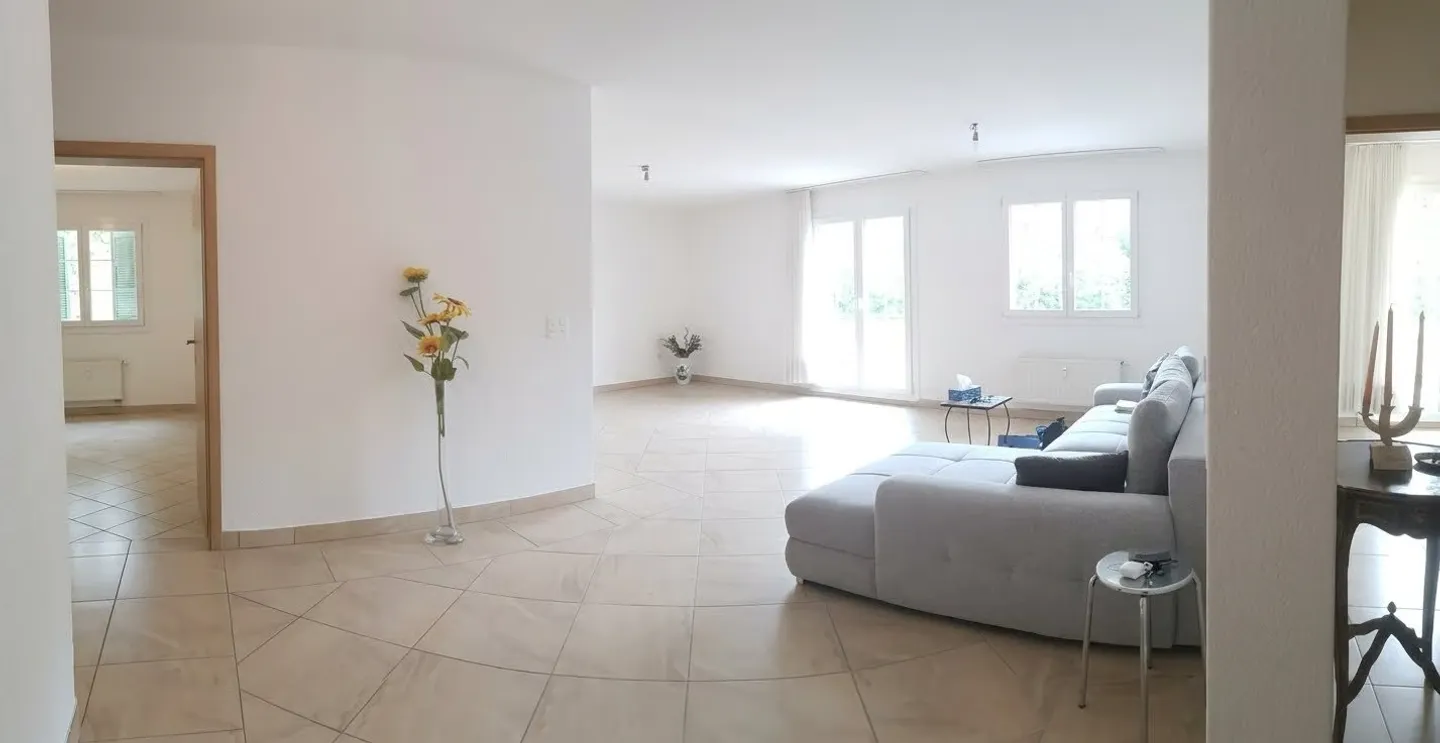 Spacieux appartement de 5.5 pièces à vendre à Soyhières avec grand balcon de 35m2 - Photo 15 sur 26