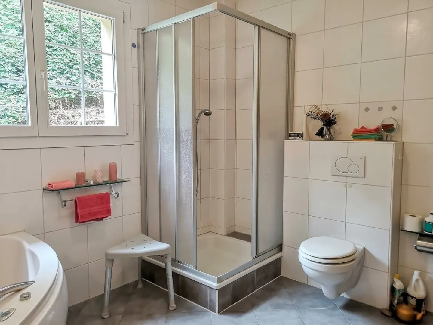 Spacieux appartement de 5.5 pièces à vendre à Soyhières avec grand balcon de 35m2 - Photo 24 sur 26