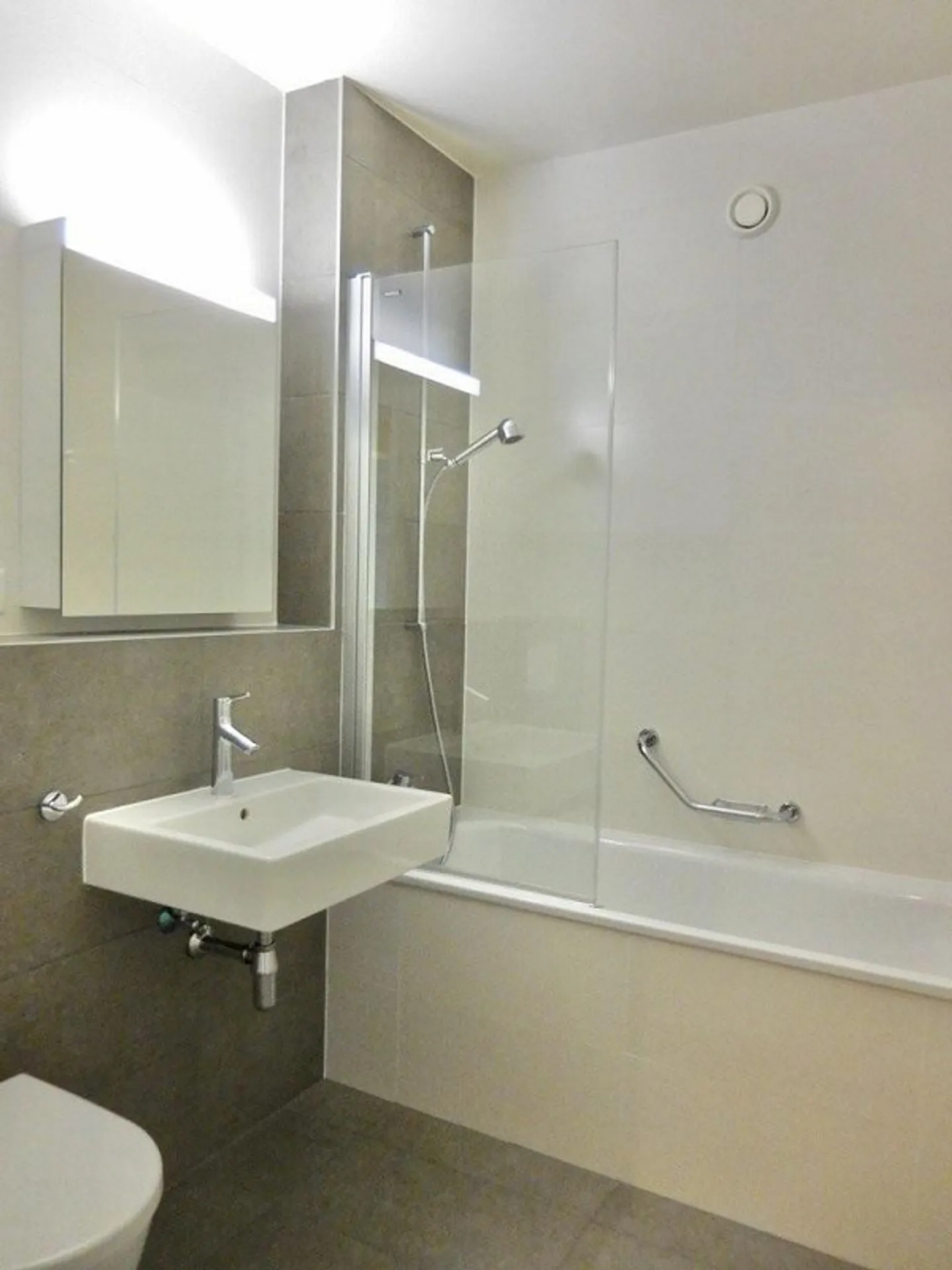 Superb accommodation close to the banking district - Photo 6 of 8