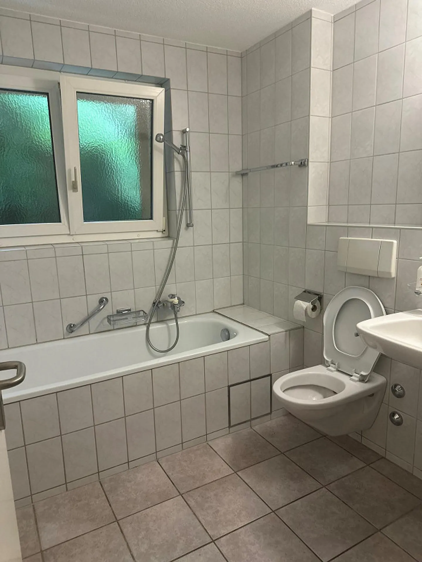 Charmante Wohnung in Laufen - Foto 3 von 8