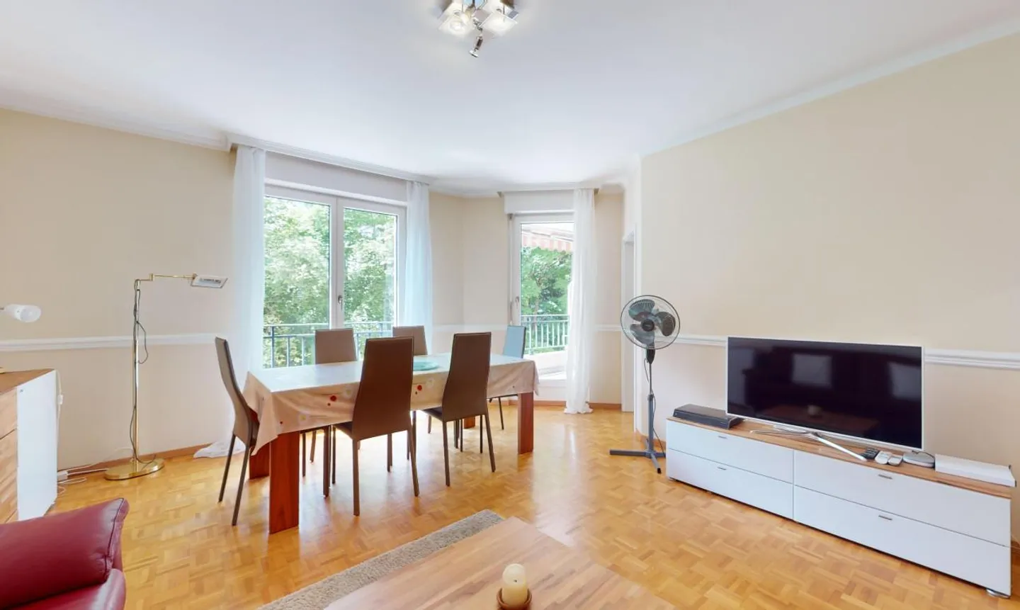 Surrounded by greenery - Photo 3 of 13