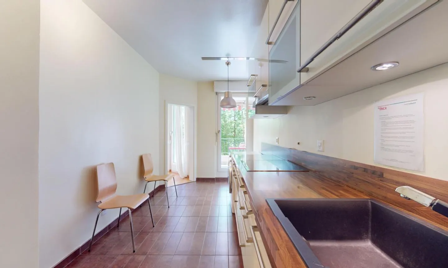 Surrounded by greenery - Photo 4 of 13