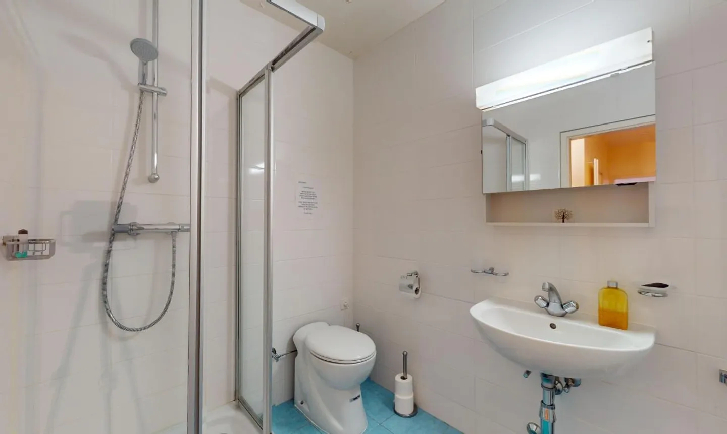 Surrounded by greenery - Photo 11 of 13