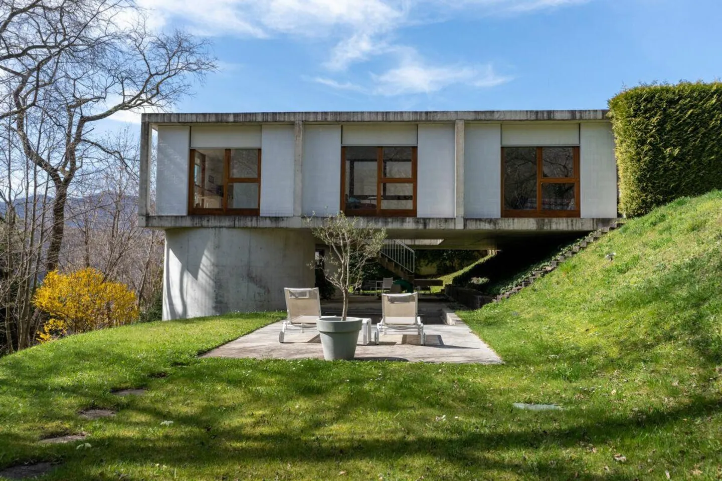 Art House in the Nature with Swimming Pool - Photo 14 of 16