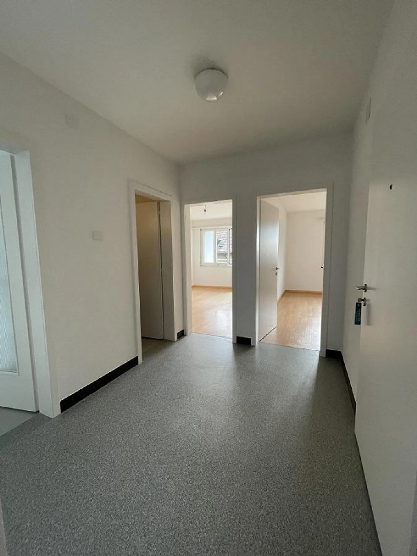 Bright 4.0 room apartment in Münchenbuchsee - Photo 6 of 9