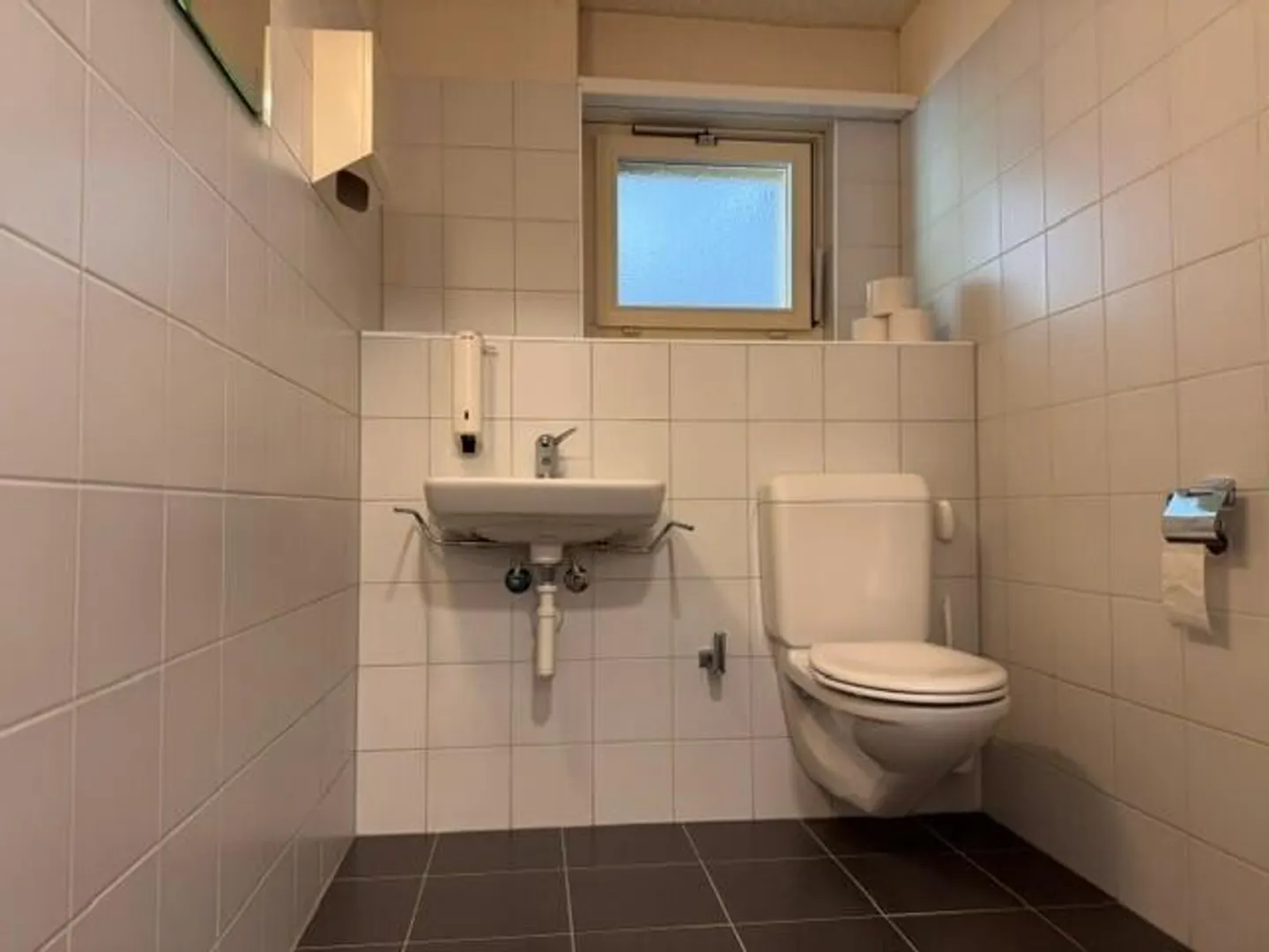 Espaces de bureau/pratique/services à louer à Altdorf - Photo 9 sur 12