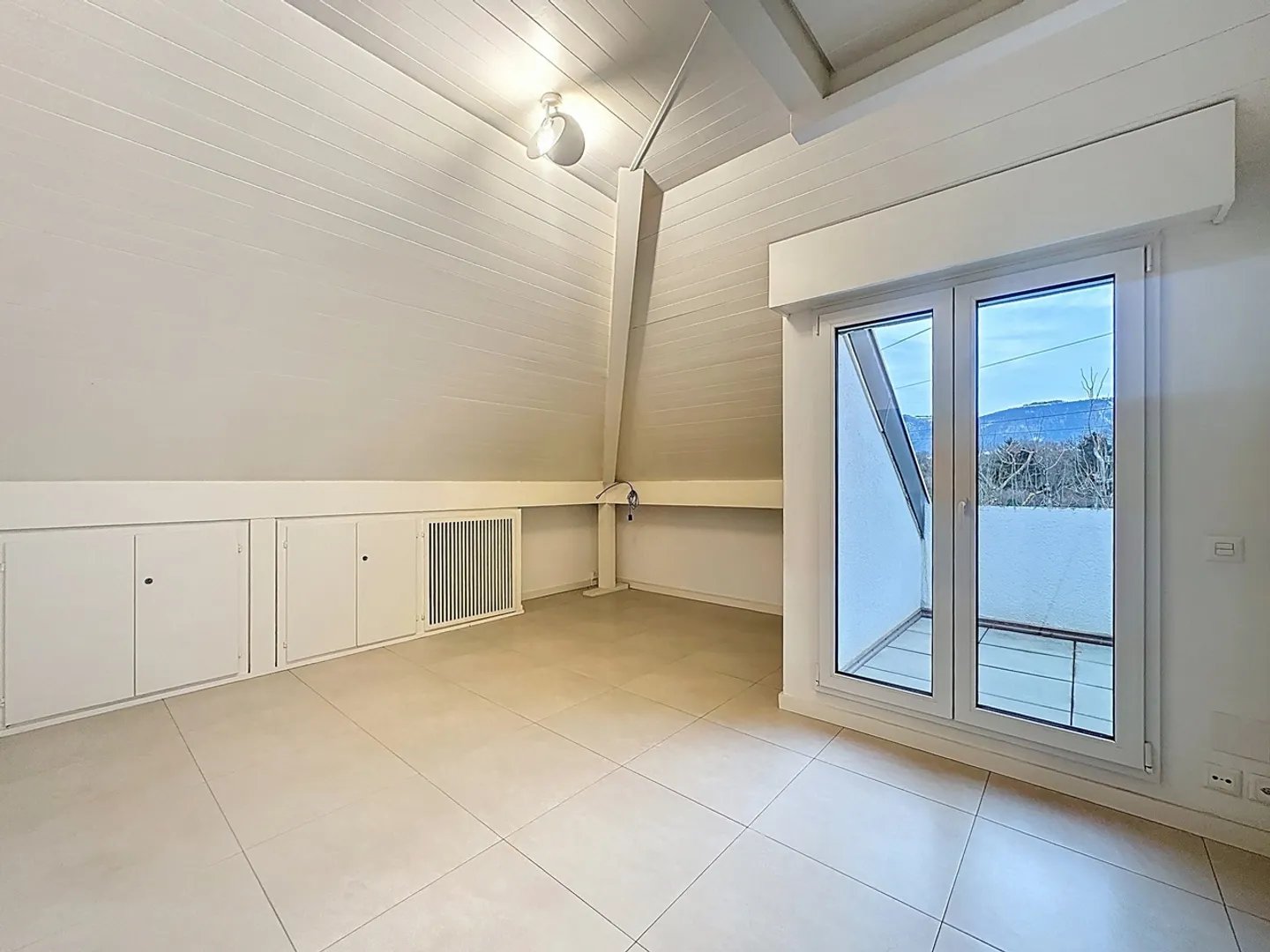 Charming Apartment in Perly - Photo 3 of 9