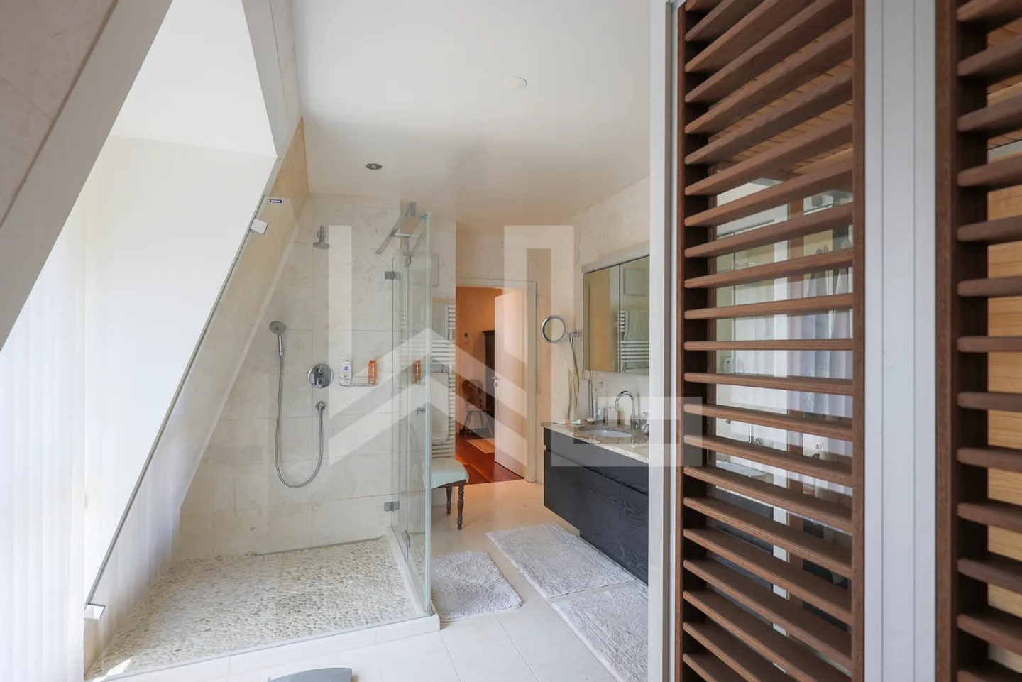 Außergewöhnliches Duplex in Nyon - Eleganz, Licht und absoluter Komfort - Foto 14 von 18