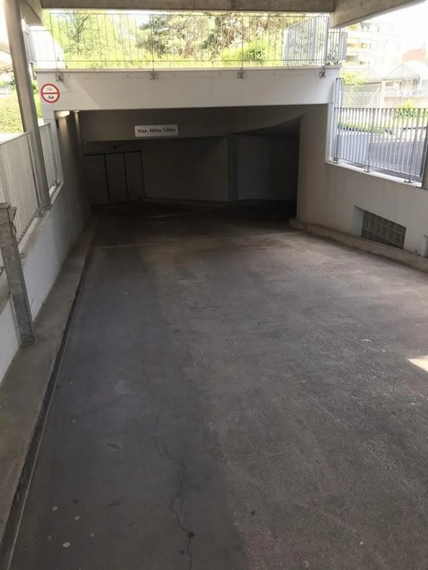 Posto auto nel cuore di Ostermundigen - Foto 2 di 5
