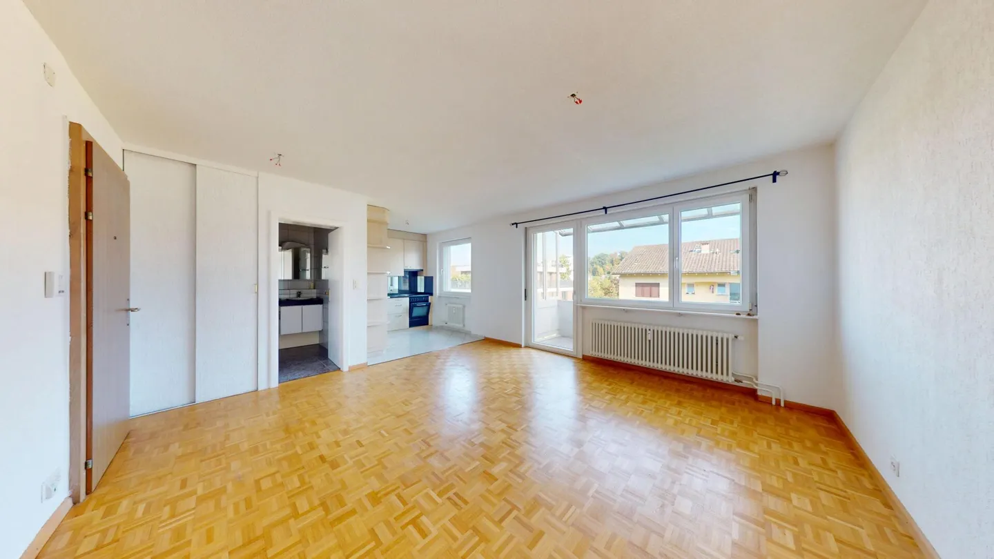 Centrally Located Apartment with Balcony and Good Sunlight - Photo 4 of 8