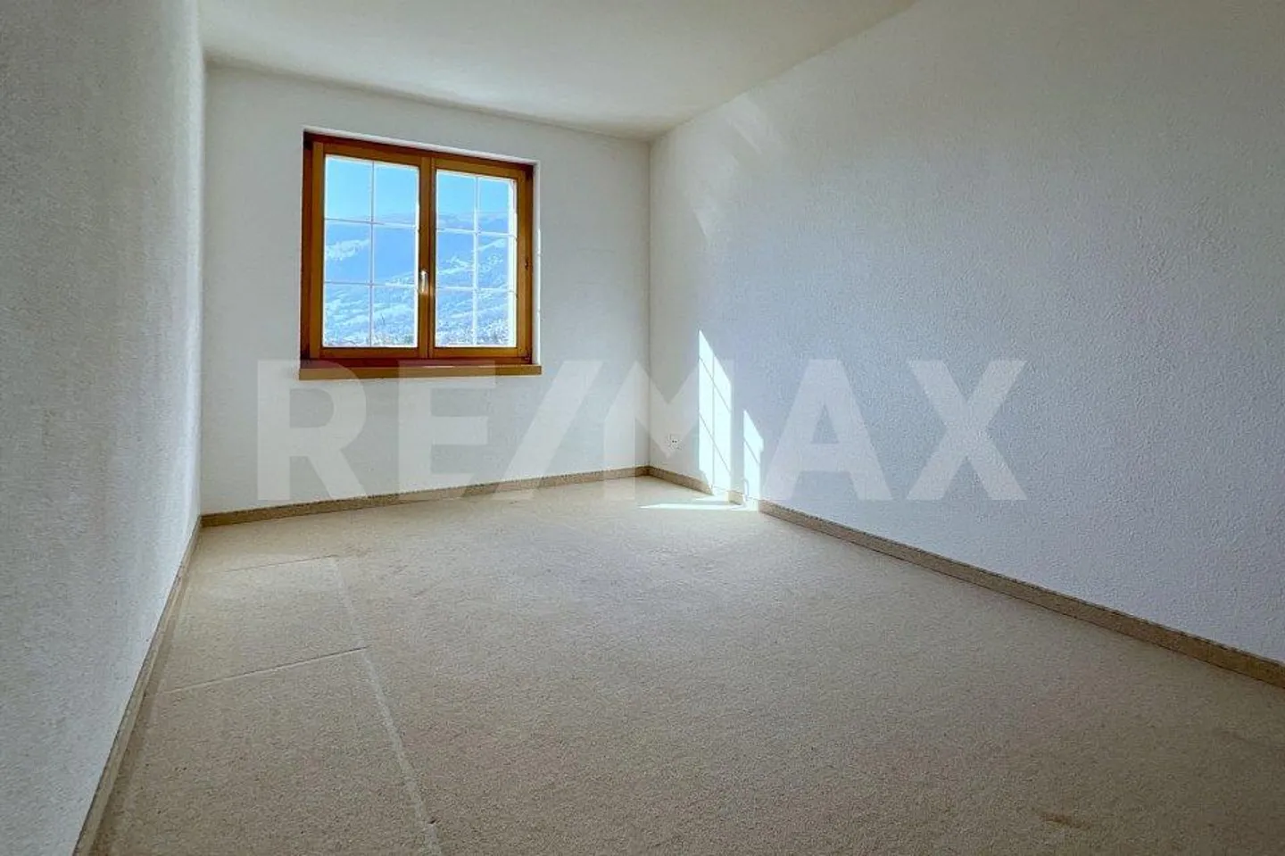 Spacious terraced house in an attractive location - Photo 11 of 13