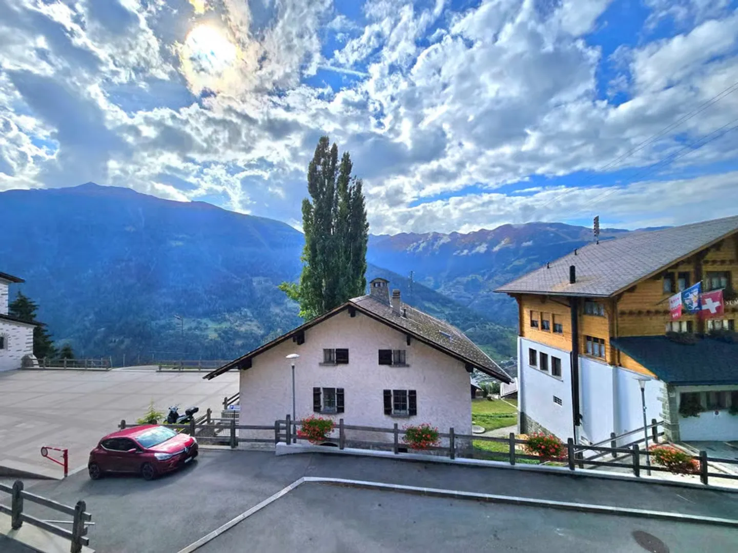 Charming 3.5-room apartment in St-Martin (Val d'Hérens) - Photo 2 of 13