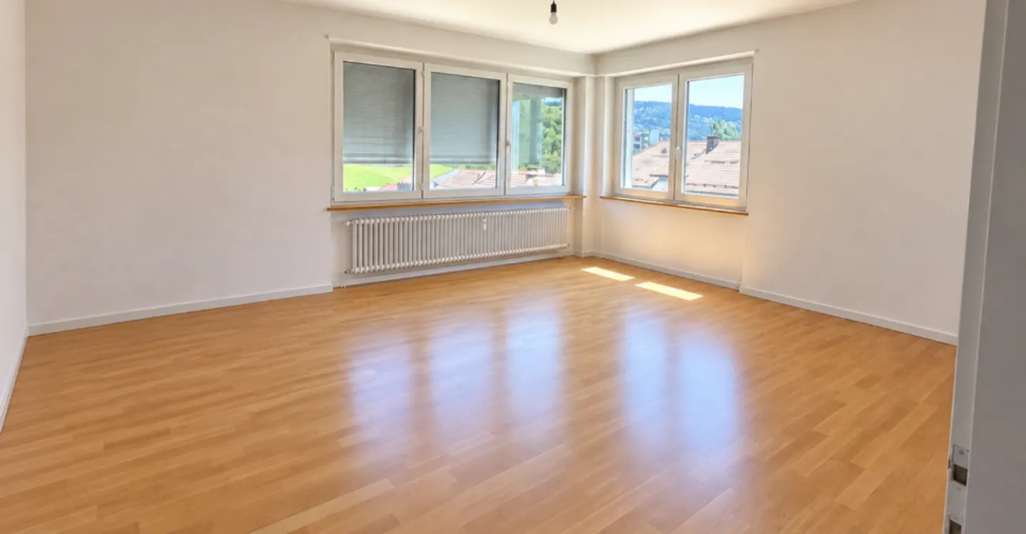Tramelan, nice renovated 4-room apartment on the upper ground floor, located in a quiet area - Photo 2 of 3