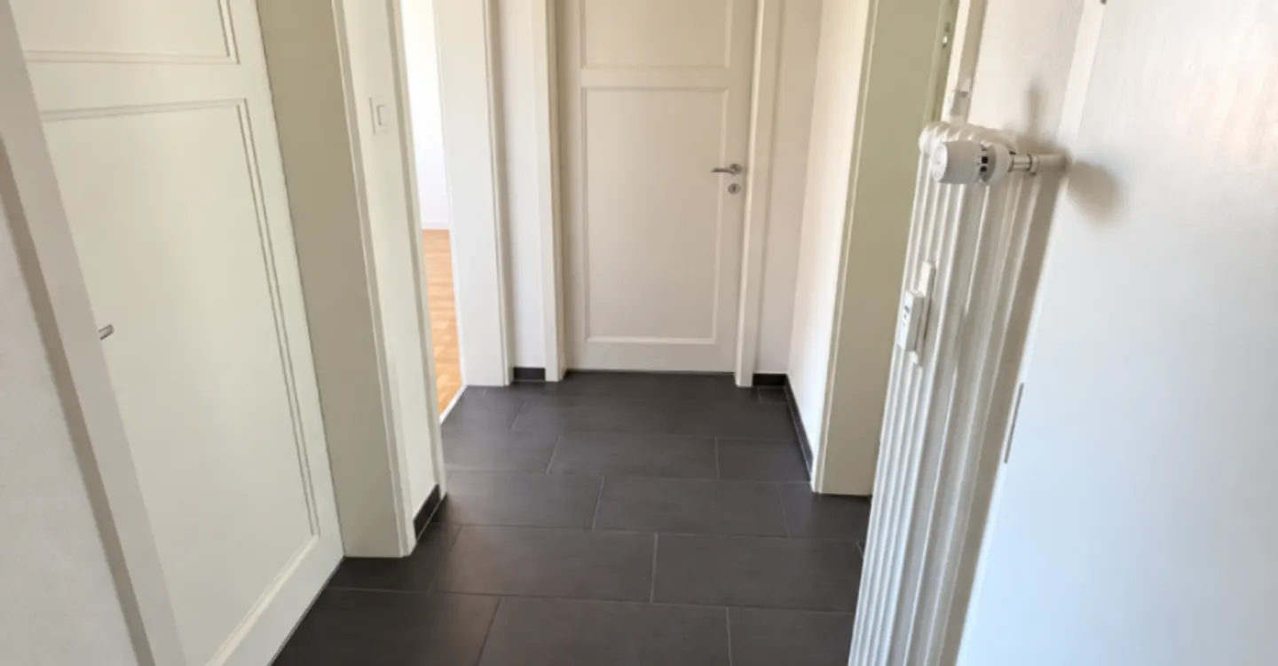 Tramelan, nice renovated 4-room apartment on the upper ground floor, located in a quiet area - Photo 3 of 3