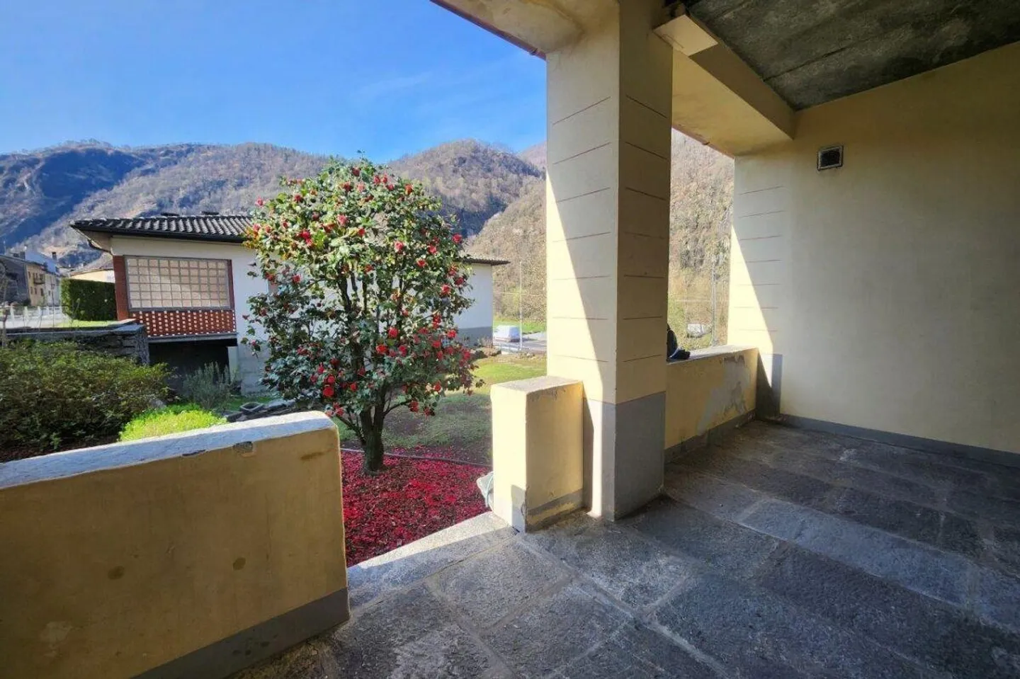 Historisches Mehrfamilienhaus mit Rustico im Herzen von Avegno - Foto 5 von 12