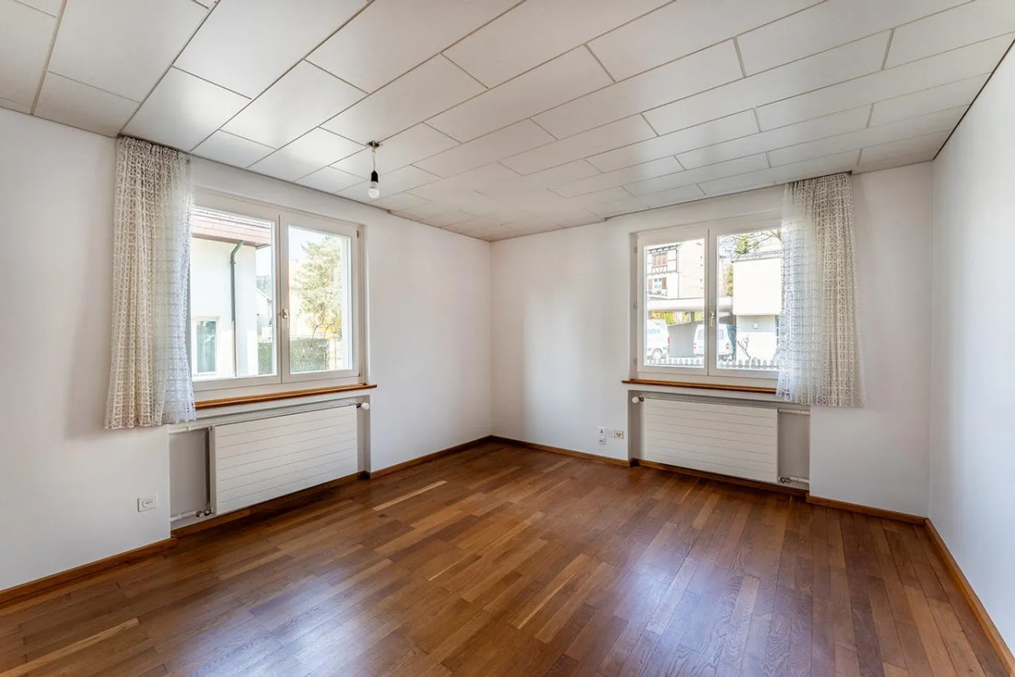 Versatile property with a wonderful garden - Photo 4 of 14