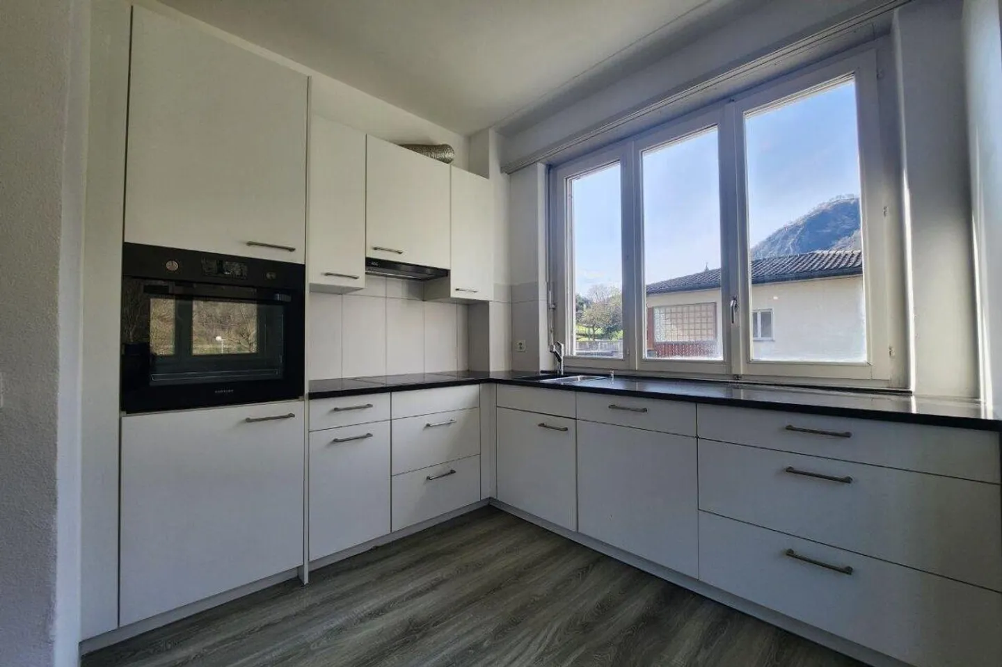 Historisches Mehrfamilienhaus mit Rustico im Herzen von Avegno - Foto 7 von 12