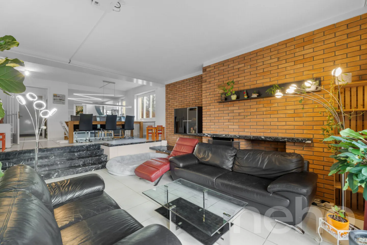 Ampia Casa Familiare con Giardino - Foto 4 di 12