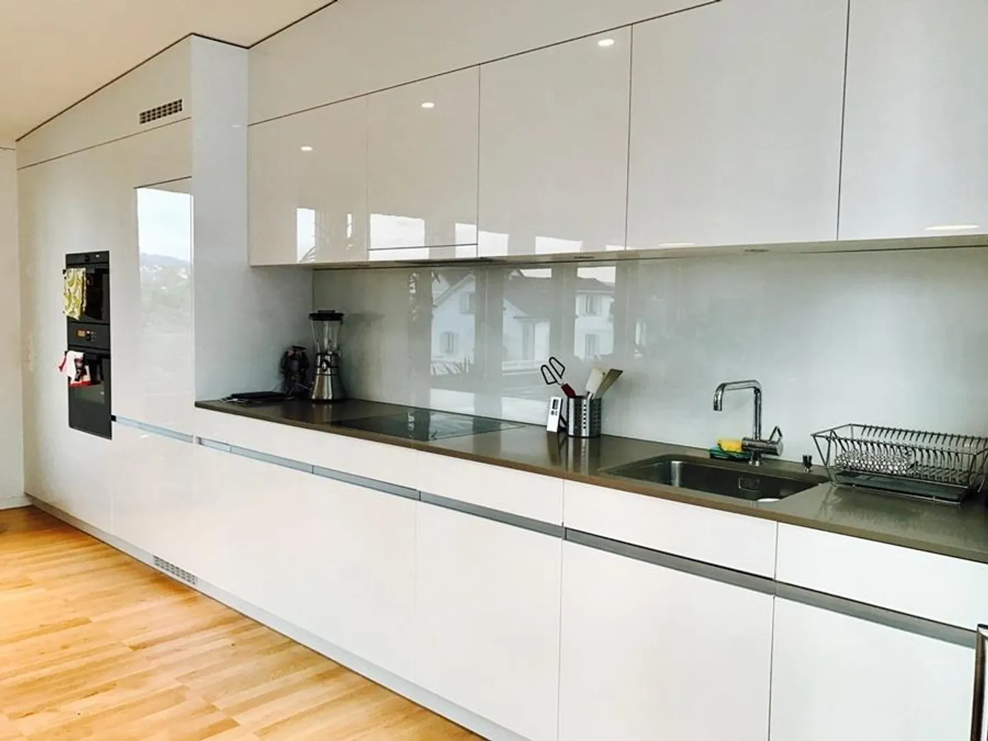 Modern Apartment by the Lake - Photo 2 of 10