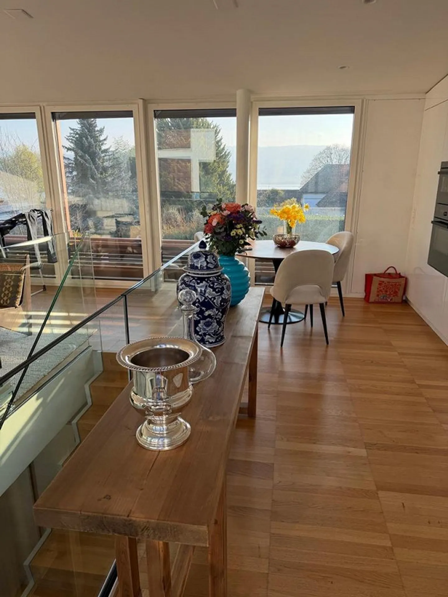 Modern Apartment by the Lake - Photo 8 of 10