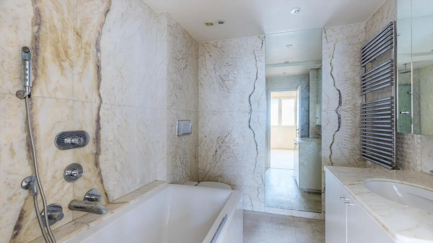 Appartamento 4 locali - Foto 7 di 9