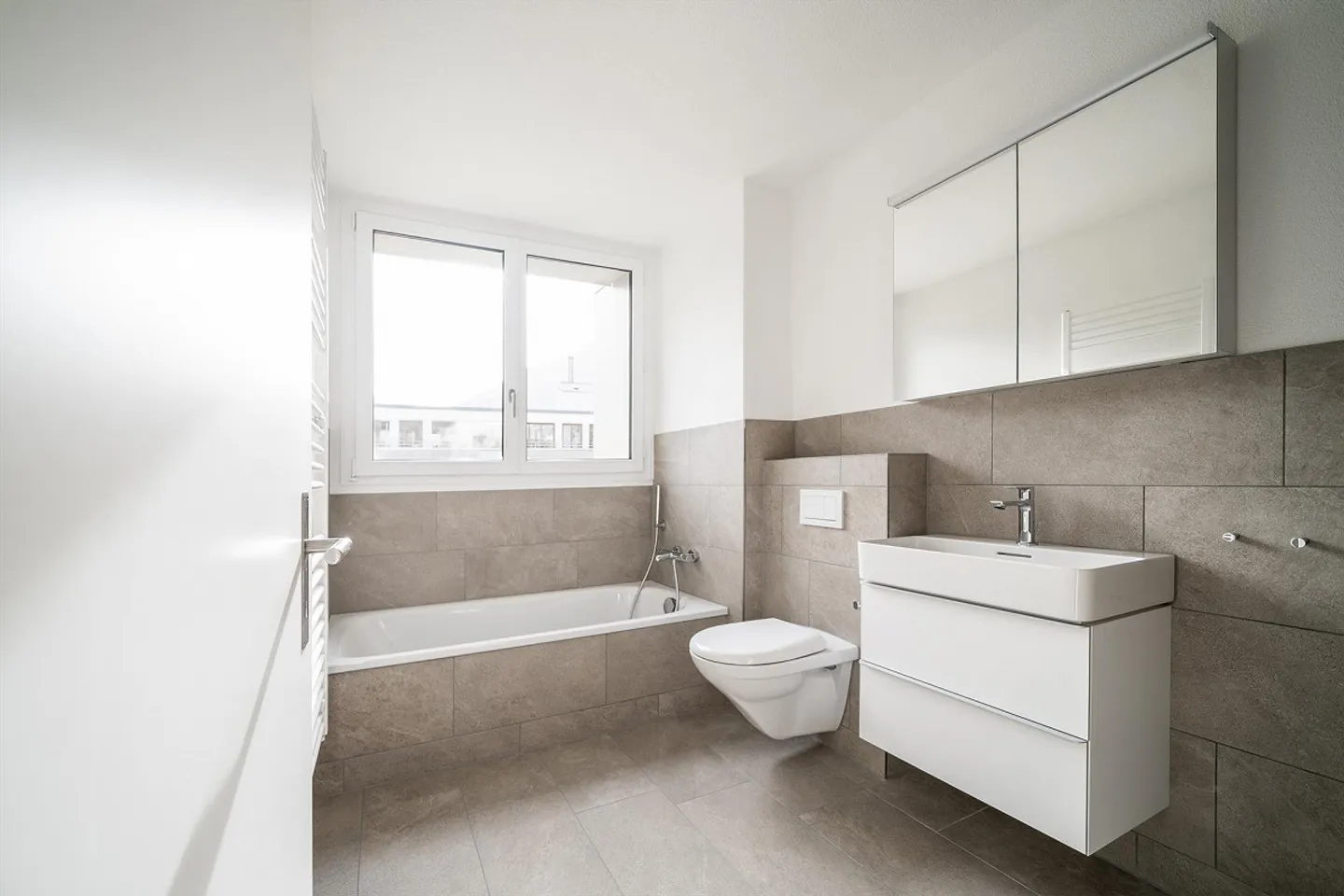 Spacious, completely renovated 5.5-room apartment with high standard of finish - Photo 6 of 10