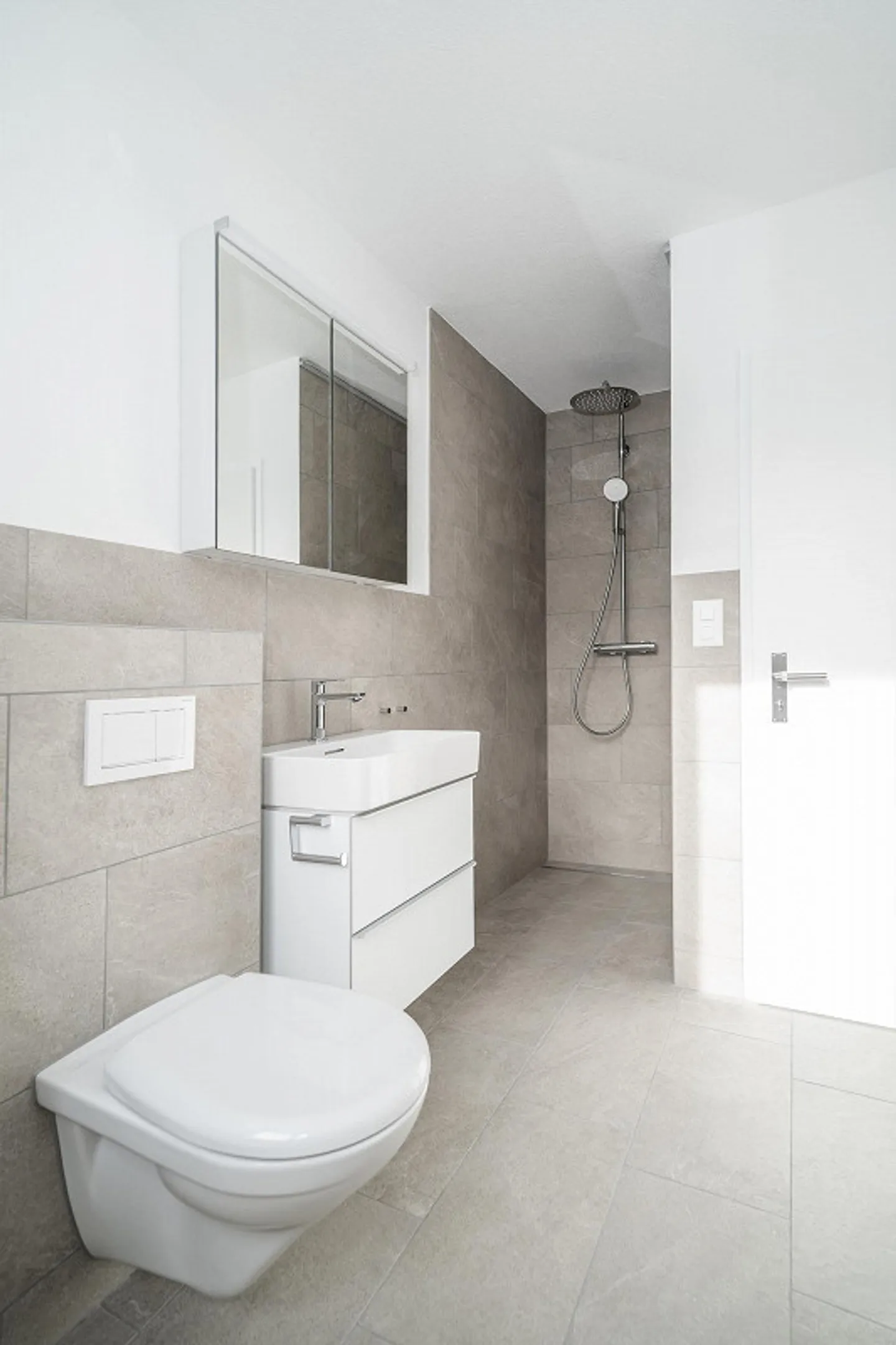 Spacious, completely renovated 5.5-room apartment with high standard of finish - Photo 7 of 10