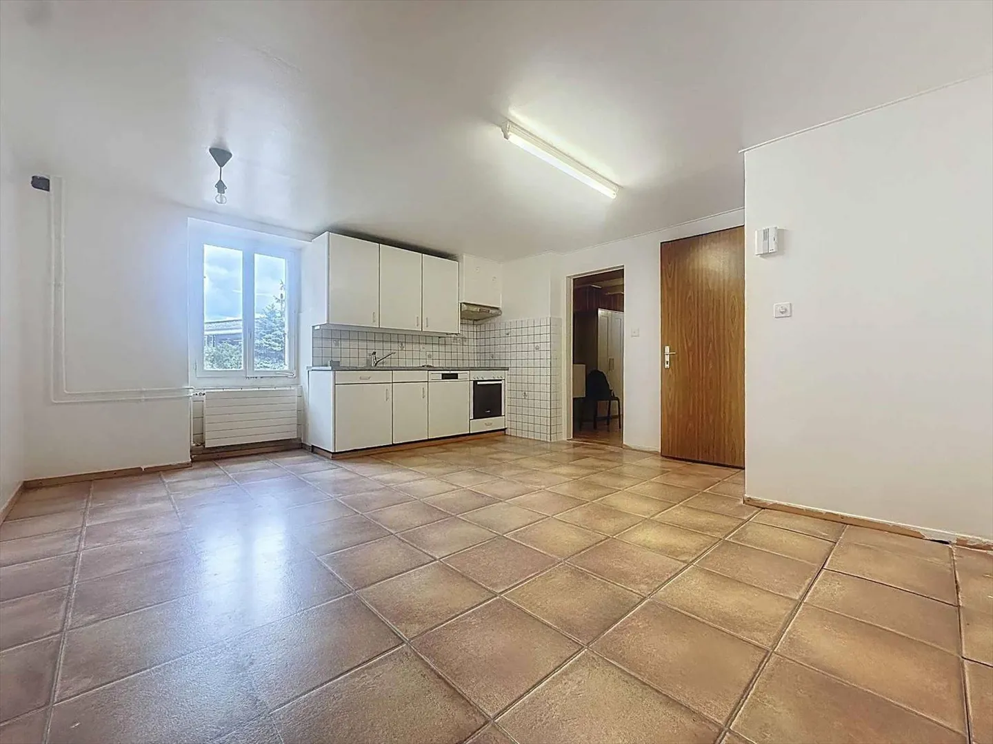 Bâtiment de revenus - Photo 3 sur 13