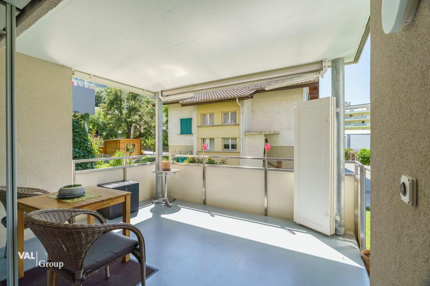 Newly built, bright apartment with generous private green space - Photo 11 of 18