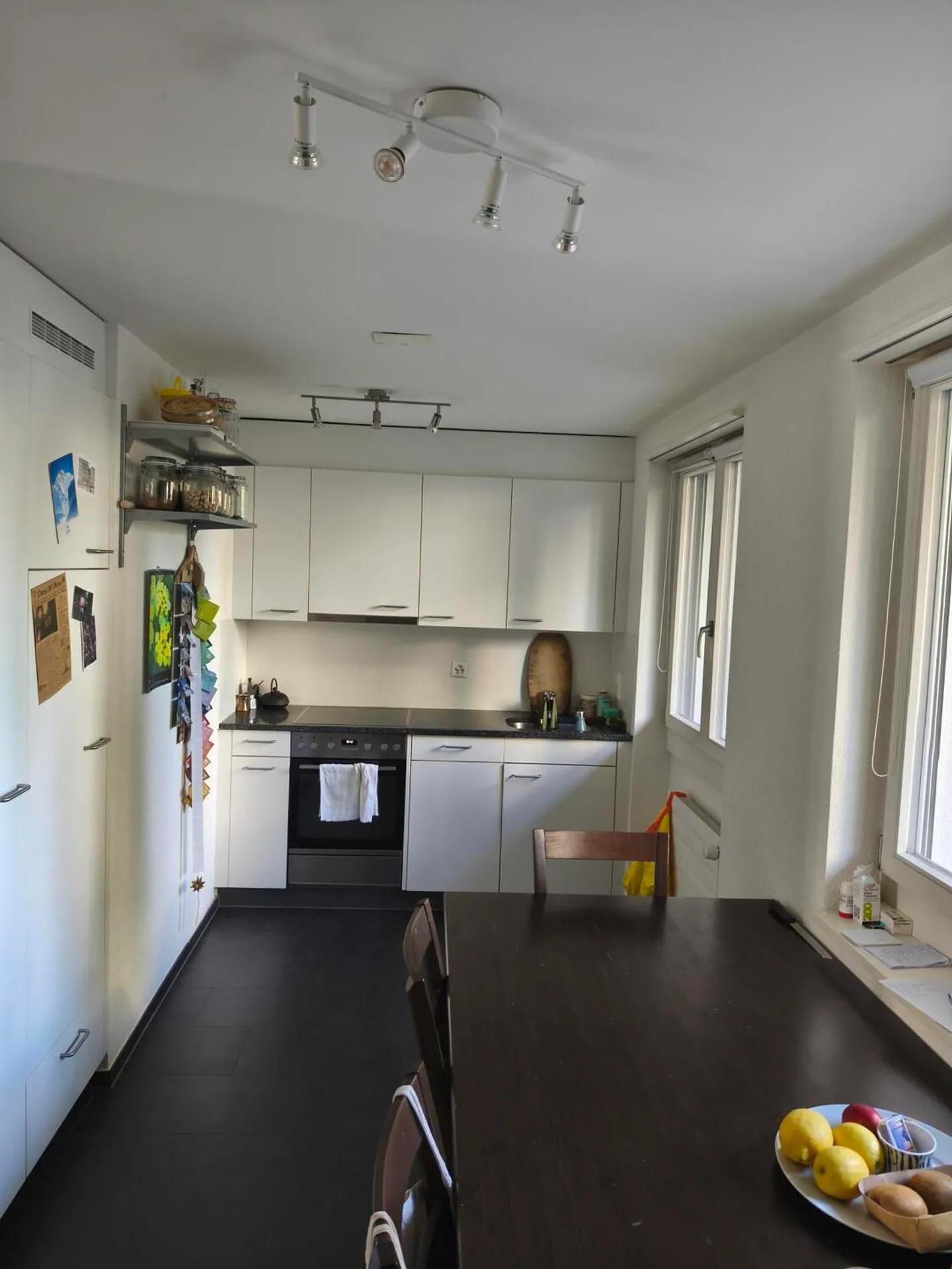 Appartement Charmant en Emplacement Central - Photo 2 sur 5