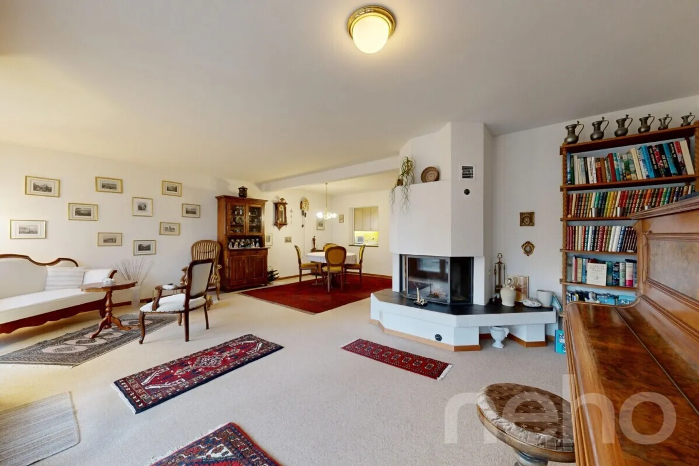 Maison mitoyenne avec beaucoup d'espace pour vivre et travailler - Photo 2 sur 12