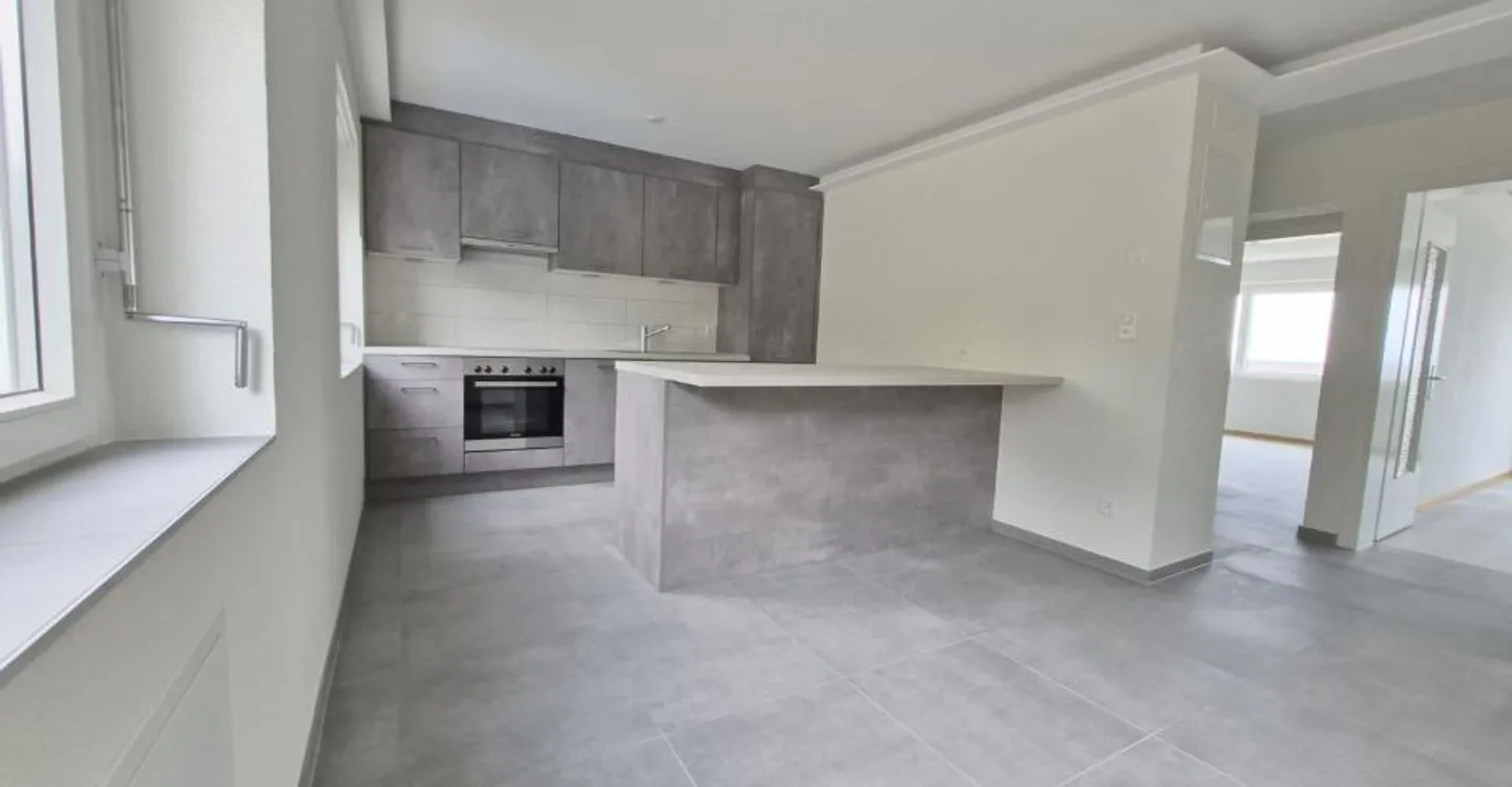 Ristrutturato! Appartamento di 4,5 stanze al piano superiore - Foto 2 di 12