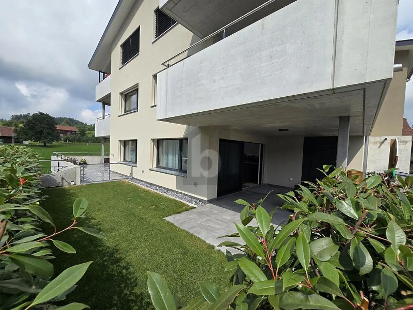 STANDARD DI PROPRIETÀ CON GIARDINO SPAZIOSO - Foto 1 di 6