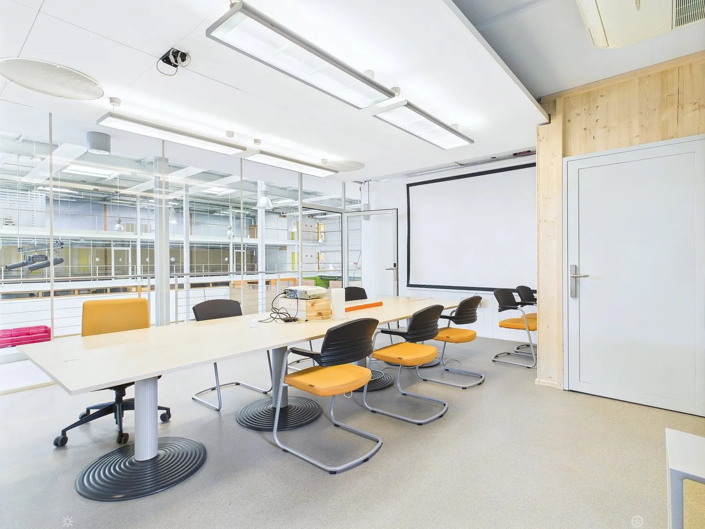 Büroräumlichkeiten im Industriequartier ab 144m2 - Foto 1 von 9