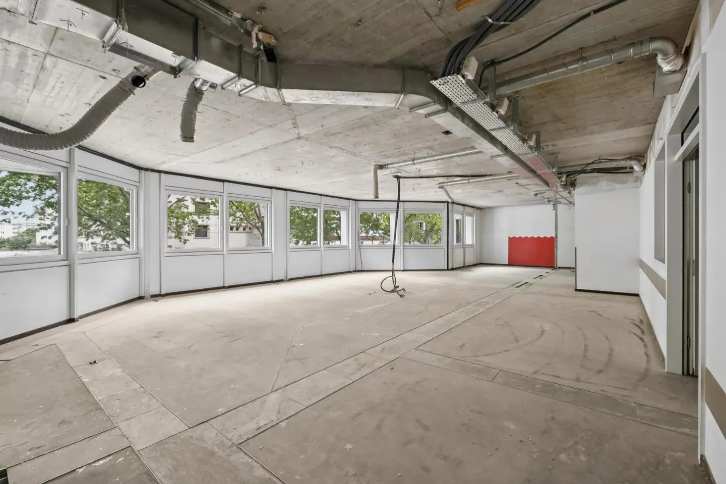Office Spaces in Charmilles - Photo 2 of 13