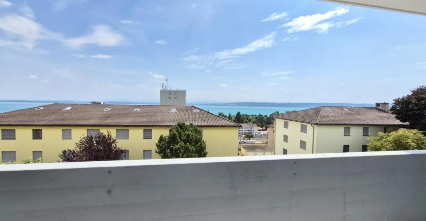 Ristrutturato! Appartamento di 4,5 stanze al piano superiore - Foto 1 di 12
