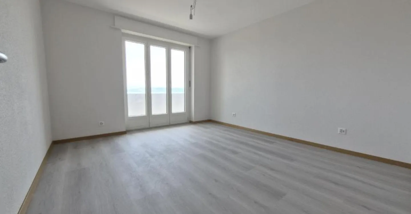 Ristrutturato! Appartamento di 4,5 stanze al piano superiore - Foto 9 di 12