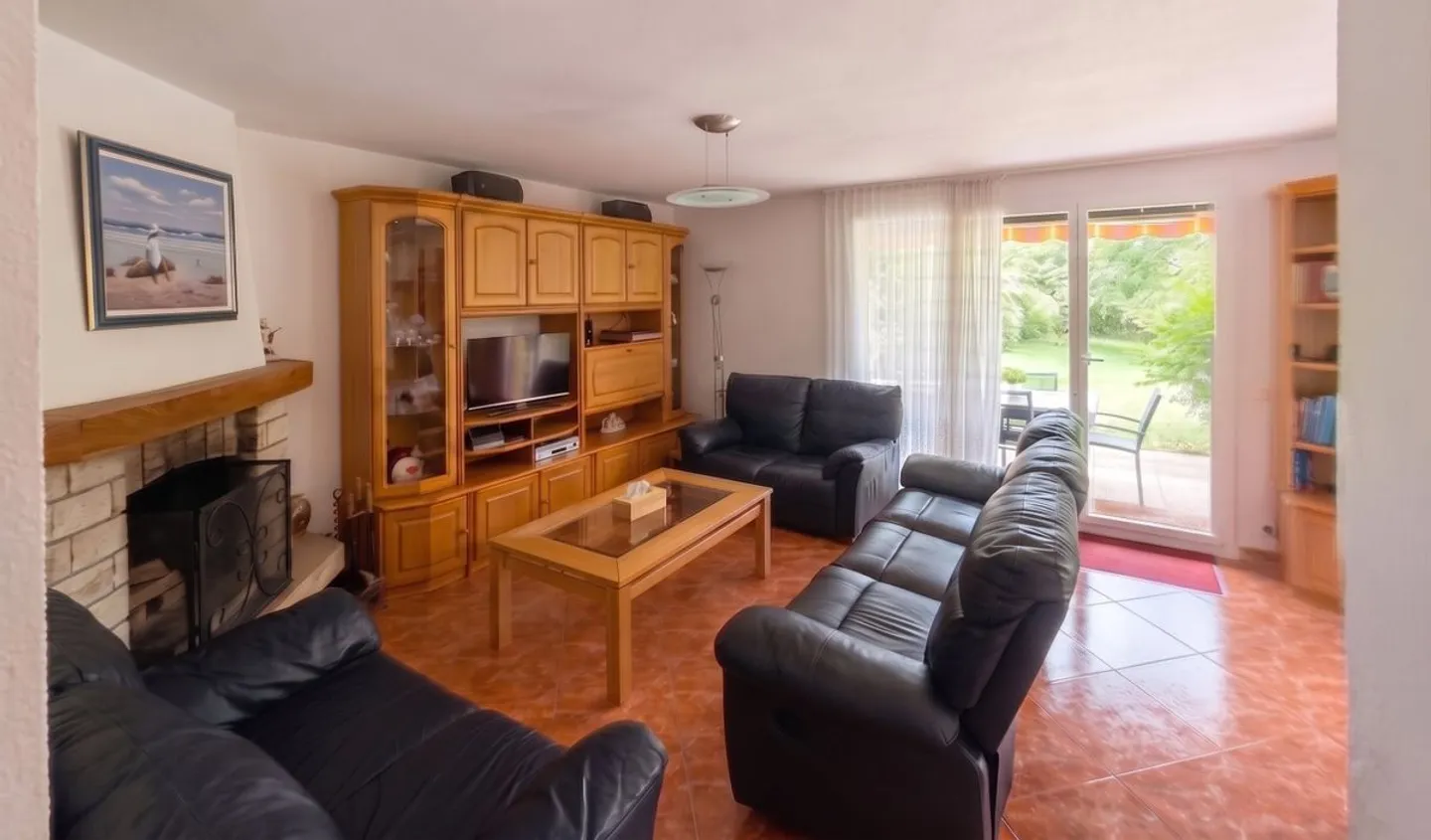 Doppelhaushälfte 6.5 Zimmer - Foto 3 von 13