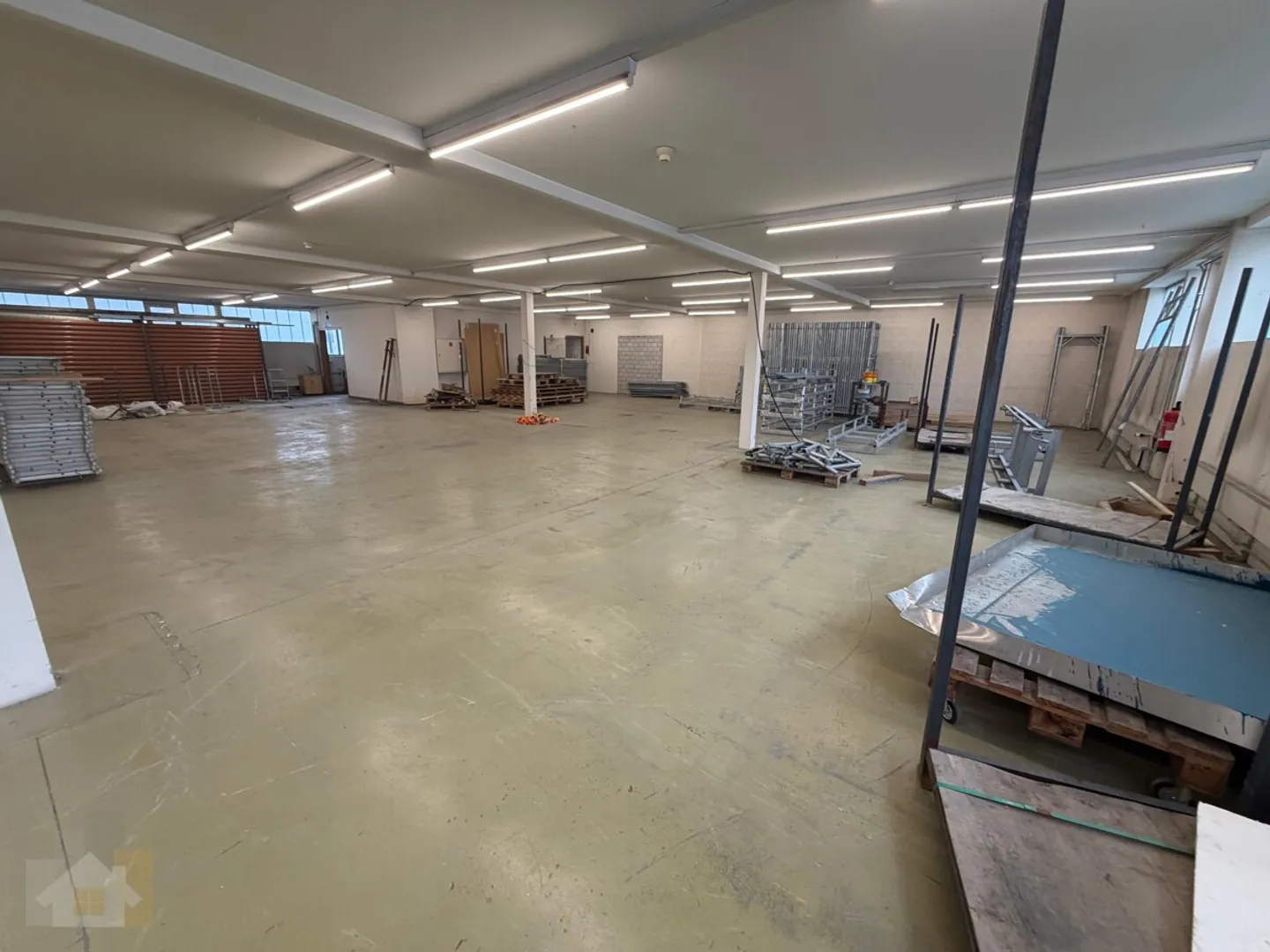 Spazio di stoccaggio di 350 m2 a Romanshorn – ideale per artigianato e commercio - Foto 1 di 2