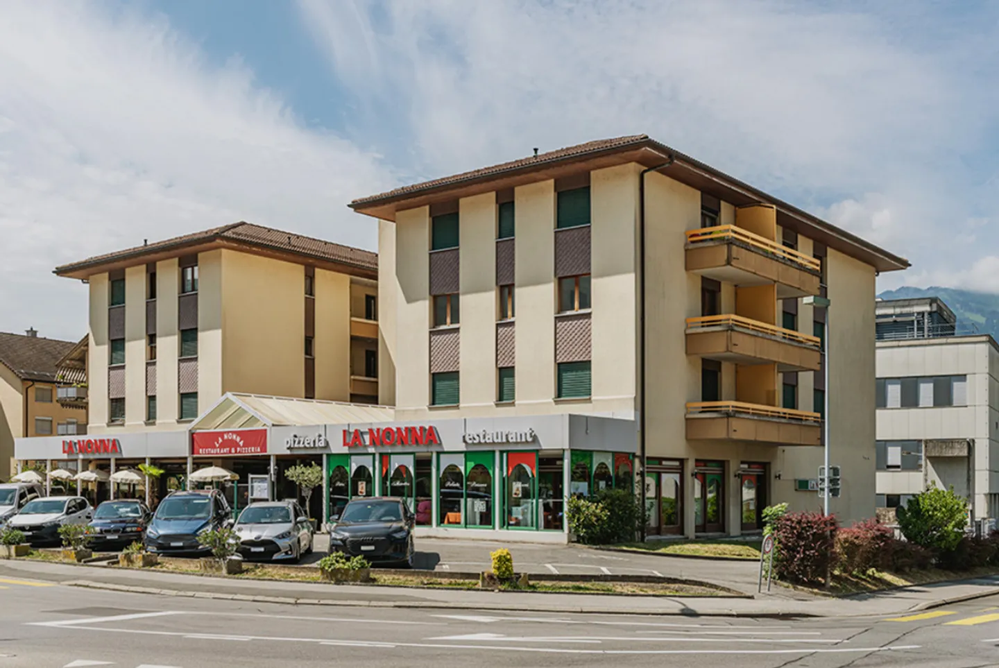 Offener Platz - Foto 2 von 2