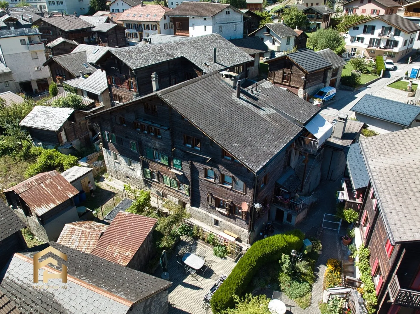 Charmante appartement de 4.5 pièces avec potentiel d'extension au cœur du village - Photo 1 sur 13