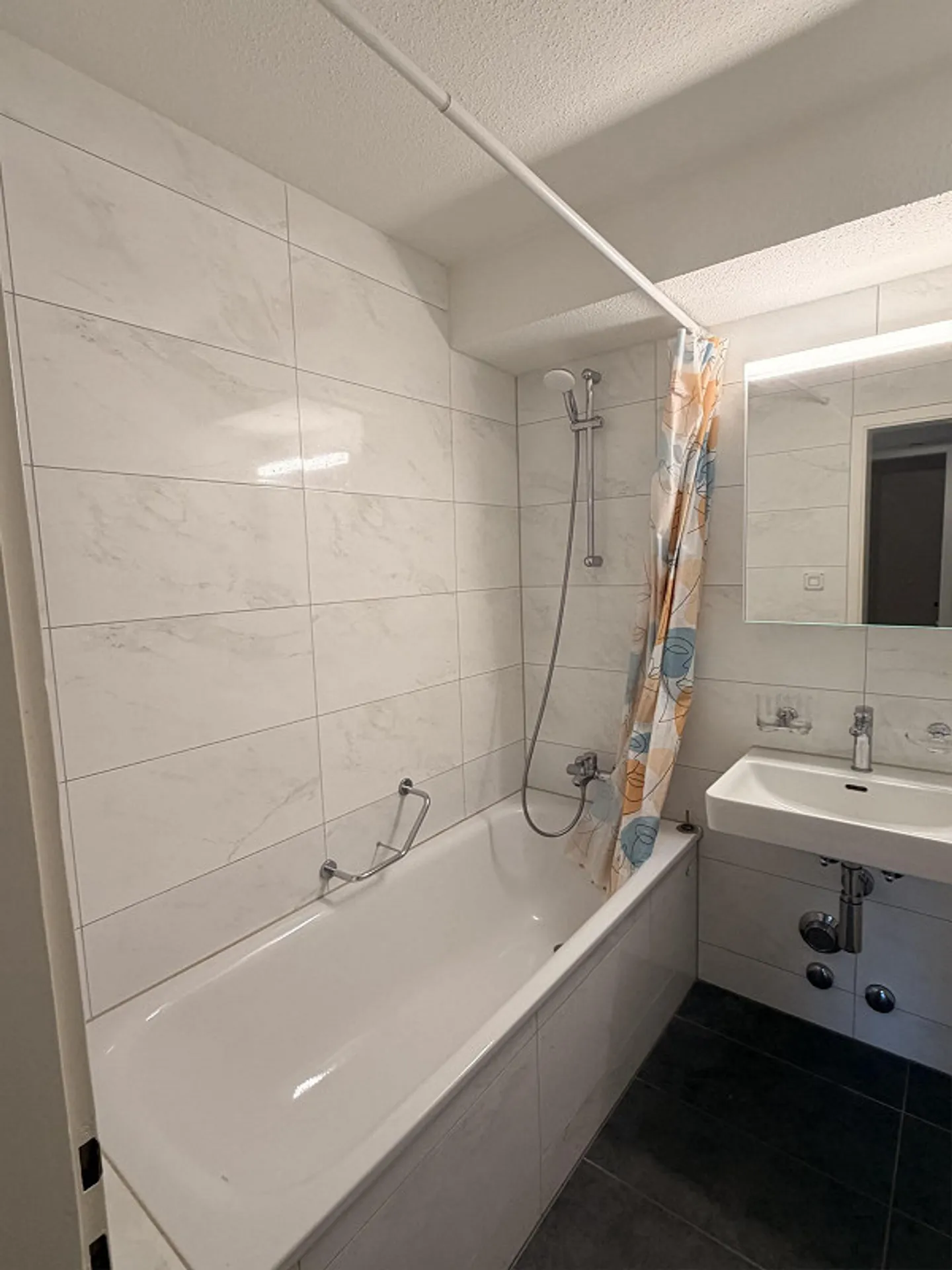 Geräumige Wohnung mit Balkon - Foto 5 von 9
